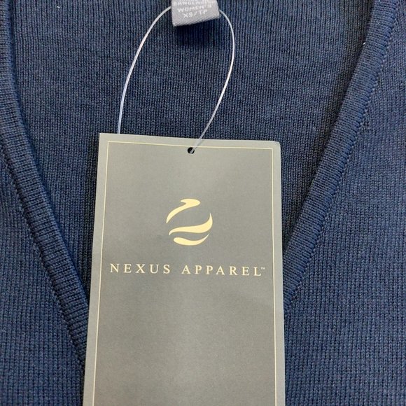 Nexus Apparel Women's Navy Full Zipper Sweater Size: XS - Picture 7 of 10